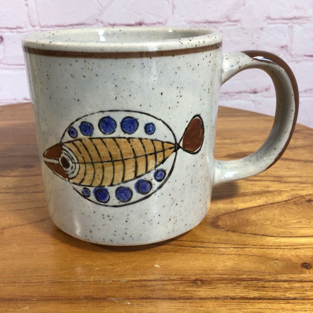 Vintage Speckled Stoneware Hand Painted Bird and Fish Mug Pair - Picture 6 of 8
